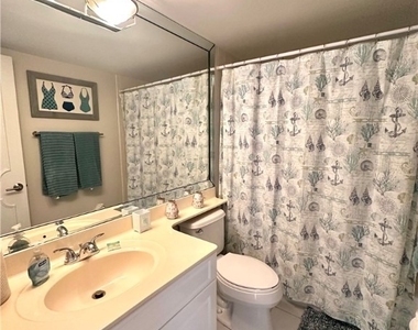 555 Park Shore Drive - Photo Thumbnail 28