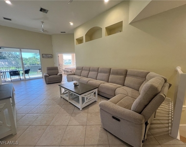 6809 Ascot Drive - Photo Thumbnail 3