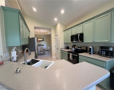 6809 Ascot Drive - Photo Thumbnail 12