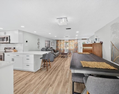 5312 Flora Avenue - Photo Thumbnail 8