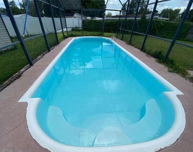 107 Dellwood Drive - Photo Thumbnail 6