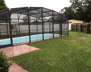 107 Dellwood Drive - Photo Thumbnail 4