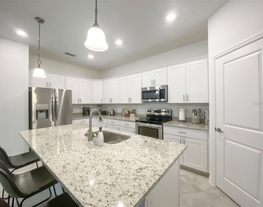 15936 Honeysuckle Street - Photo Thumbnail 20