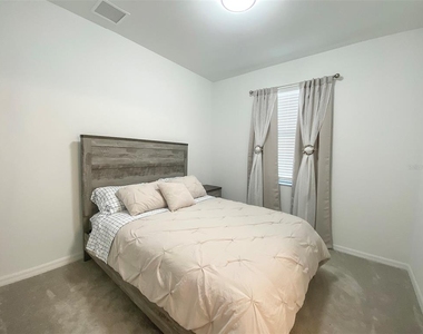 15936 Honeysuckle Street - Photo Thumbnail 2