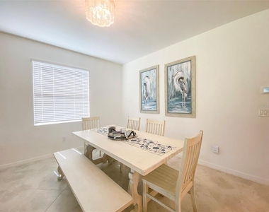 15936 Honeysuckle Street - Photo Thumbnail 15
