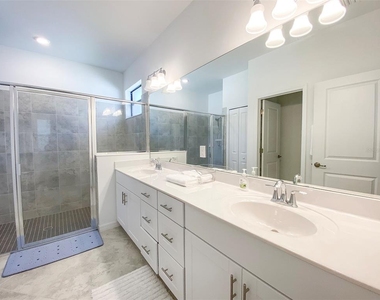 15936 Honeysuckle Street - Photo Thumbnail 7