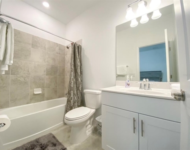 15936 Honeysuckle Street - Photo Thumbnail 4