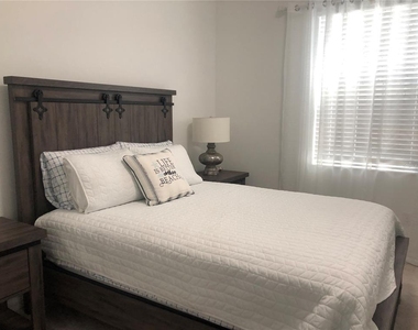 15936 Honeysuckle Street - Photo Thumbnail 27