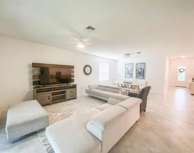 15936 Honeysuckle Street - Photo Thumbnail 17
