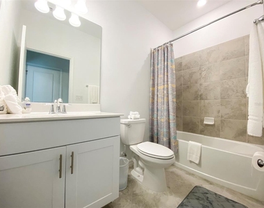 15936 Honeysuckle Street - Photo Thumbnail 12