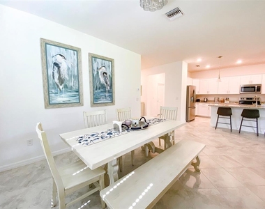 15936 Honeysuckle Street - Photo Thumbnail 16