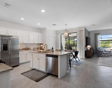 6523 Clairborne Lane - Photo Thumbnail 17