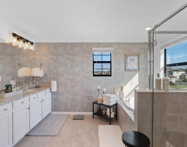 6523 Clairborne Lane - Photo Thumbnail 40