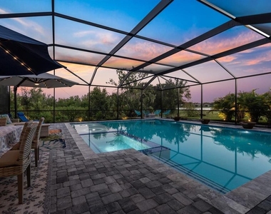 6523 Clairborne Lane - Photo Thumbnail 4