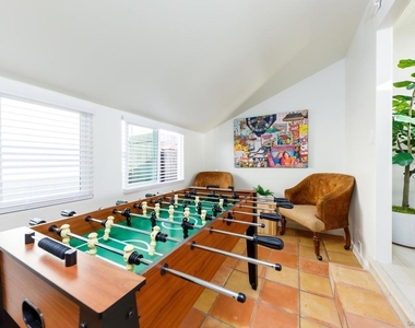110 8th St - Photo Thumbnail 12