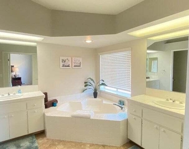 432 Desert Falls Drive N - Photo Thumbnail 8