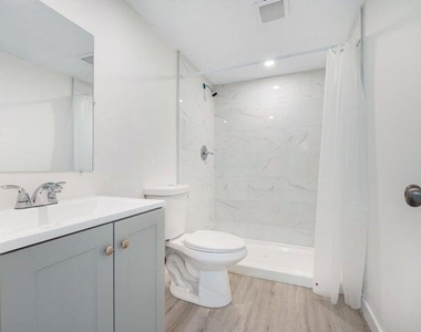 7770 Tahiti Lane - Photo Thumbnail 15
