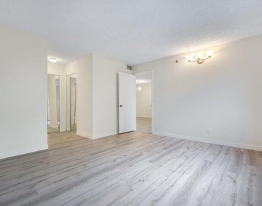 7770 Tahiti Lane - Photo Thumbnail 12