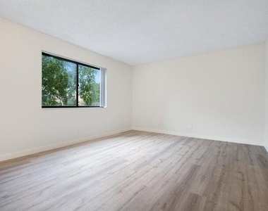 7770 Tahiti Lane - Photo Thumbnail 11