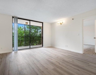 7770 Tahiti Lane - Photo Thumbnail 6