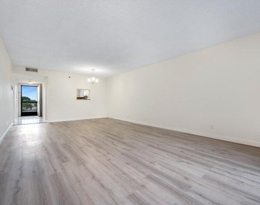 7770 Tahiti Lane - Photo Thumbnail 5