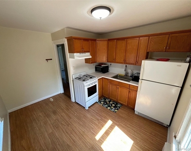 84 Walnut Street - Photo Thumbnail 9