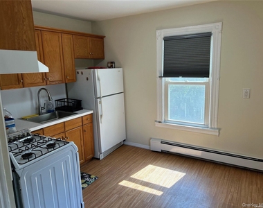 84 Walnut Street - Photo Thumbnail 8