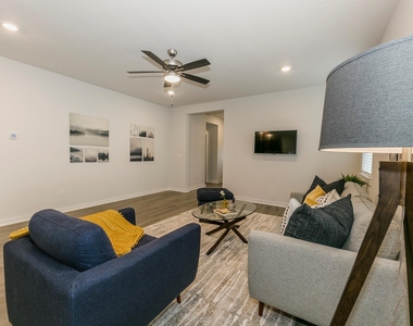 265 Garner Dr - Photo Thumbnail 3