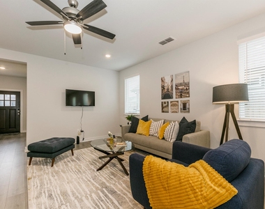 265 Garner Dr - Photo Thumbnail 2