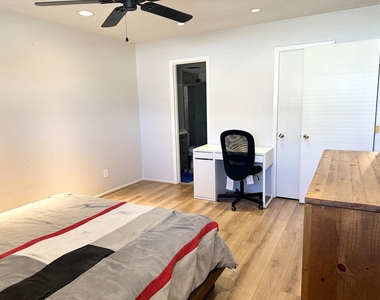 3224 Timmons Lane - Photo Thumbnail 12