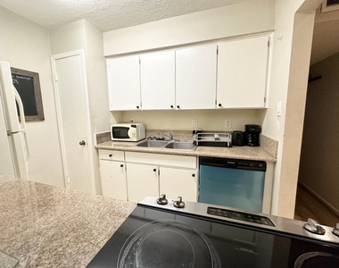 3224 Timmons Lane - Photo Thumbnail 6