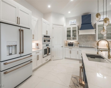8957 Shenendoah Circle - Photo Thumbnail 14