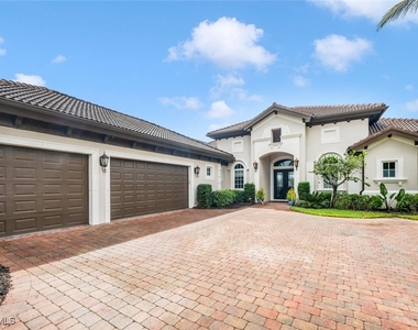 8957 Shenendoah Circle - Photo Thumbnail 4