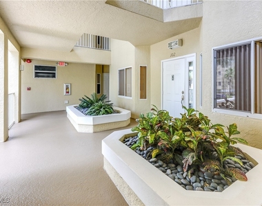 7622 Pebble Creek Circle - Photo Thumbnail 18
