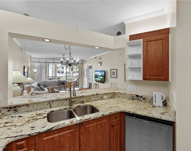 7622 Pebble Creek Circle - Photo Thumbnail 4