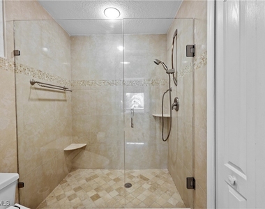 7622 Pebble Creek Circle - Photo Thumbnail 10