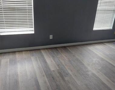 113 Harwood Circle - Photo Thumbnail 2