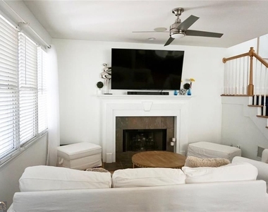 85 Hammock Place Se - Photo Thumbnail 1