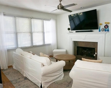85 Hammock Place Se - Photo Thumbnail 2