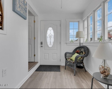 2020 Baltimore Avenue - Photo Thumbnail 3