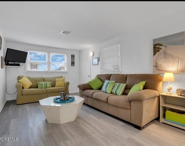 2020 Baltimore Avenue - Photo Thumbnail 1