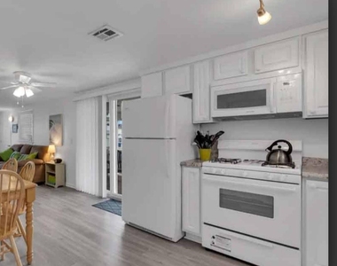 2020 Baltimore Avenue - Photo Thumbnail 6