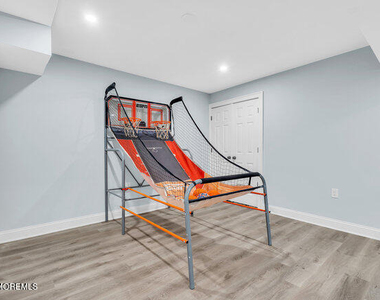 8 Glenwood Place - Photo Thumbnail 41