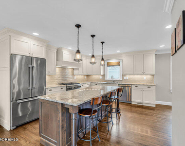 8 Glenwood Place - Photo Thumbnail 12