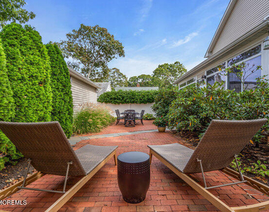 8 Glenwood Place - Photo Thumbnail 47