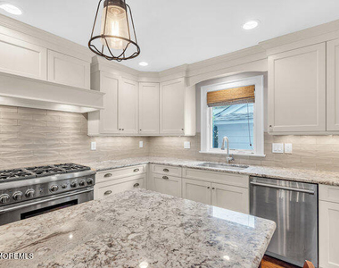 8 Glenwood Place - Photo Thumbnail 16