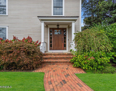8 Glenwood Place - Photo Thumbnail 2