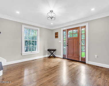 8 Glenwood Place - Photo Thumbnail 5