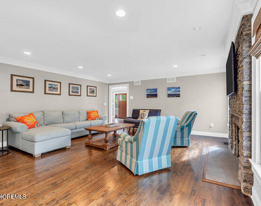 8 Glenwood Place - Photo Thumbnail 7