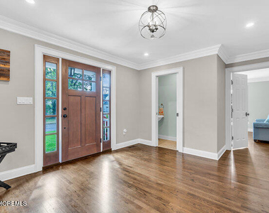 8 Glenwood Place - Photo Thumbnail 24
